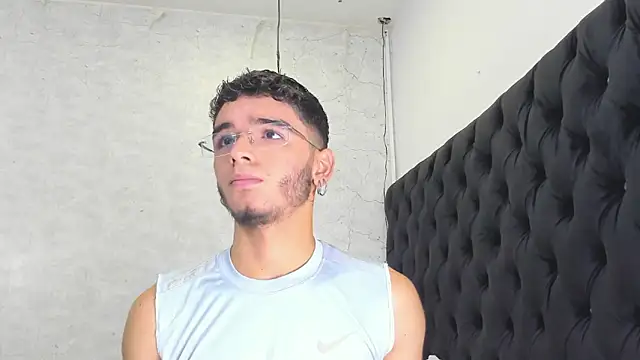 Ian Castillo  online show from 02-14-25, 11:21