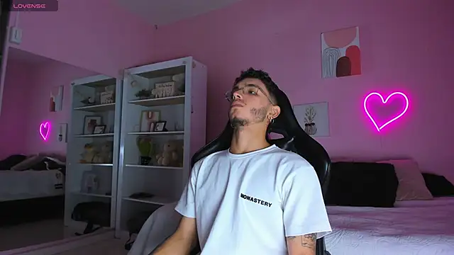 Ian Castillo  online show from 02-25-25, 11:19