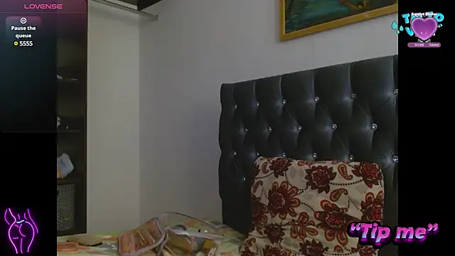 Snapshot of AntonellaAndNoah chatting on 01-11-25, 07:59 AntonellaAndNoah online show from 01-11-25, 07:59