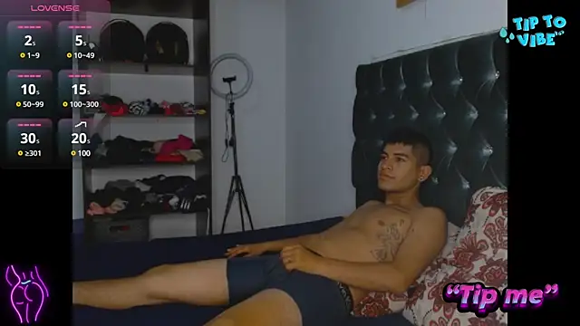 Snapshot of AntonellaAndNoah chatting on 02-07-25, 03:45 AntonellaAndNoah online show from 02-07-25, 03:45