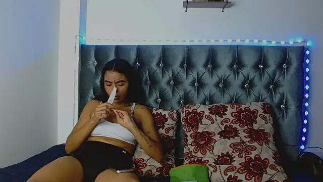 Snapshot of AntonellaAndNoah chatting on 03-07-25, 10:32 AntonellaAndNoah online show from 03-07-25, 10:32