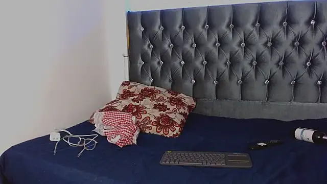 Snapshot of AntonellaAndNoah chatting on 03-12-25, 11:12 AntonellaAndNoah online show from 03-12-25, 11:12