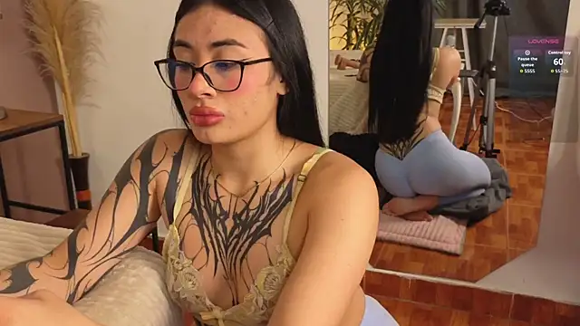 aprildreams19 online show from 04-12-26, 12:54