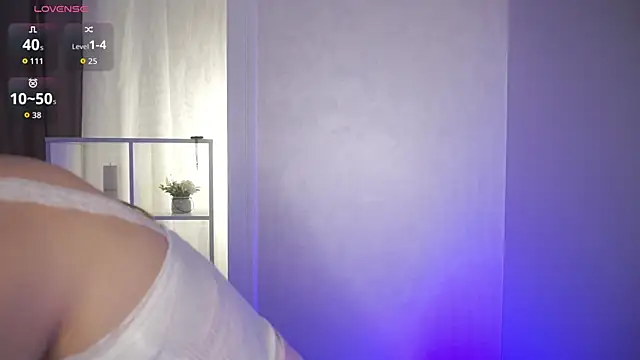 Snapshot of Azure_eyes chatting on 11-11-25, 05:40 Azure eyes online show from 11-11-25, 05:40