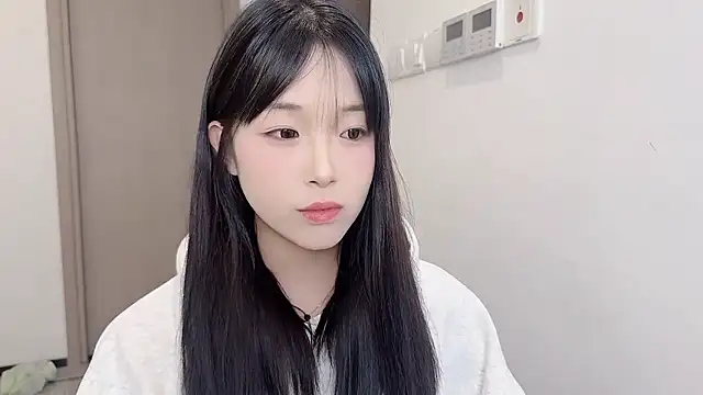 Snapshot of Louisopp-o1 chatting on 01-09-26, 09:45 Louisopp-o1 online show from 01-09-26, 09:45