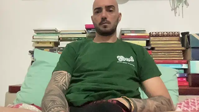 Snapshot of alessandromori91 chatting on 04-22-26, 09:05 alessandromori91 online show from 04-22-26, 09:05