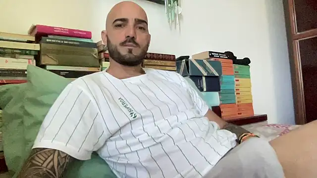 Snapshot of alessandromori91 chatting on 04-26-26, 09:18 alessandromori91 online show from 04-26-26, 09:18