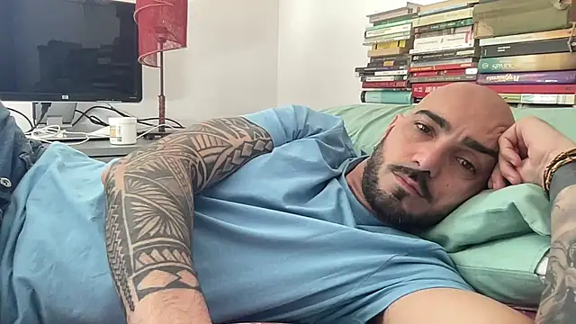 Snapshot of alessandromori91 chatting on 04-28-26, 02:22 alessandromori91 online show from 04-28-26, 02:22