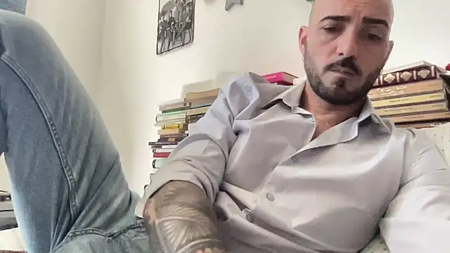 Snapshot of alessandromori91 chatting on 05-12-26, 12:46 alessandromori91 online show from 05-12-26, 12:46