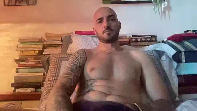 Snapshot of alessandromori91 chatting on 05-27-26, 04:53 alessandromori91 online show from 05-27-26, 04:53