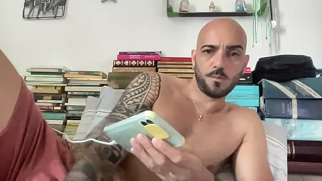 Snapshot of alessandromori91 chatting on 06-12-26, 05:28 alessandromori91 online show from 06-12-26, 05:28