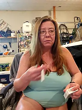 MsShelby40 online show from 04-19-26, 06:10