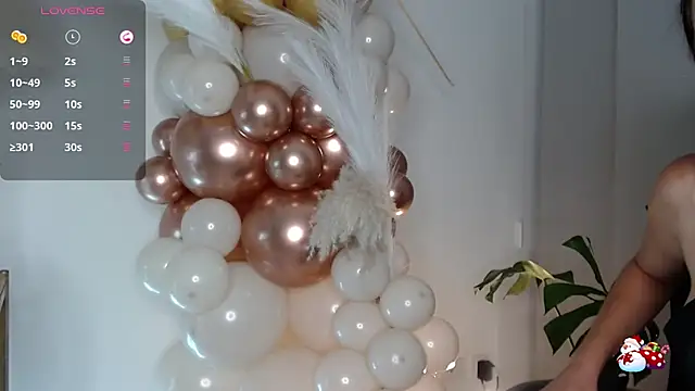 Snapshot of pauliCarter chatting on 12-15-25, 04:06 pauliCarter online show from 12-15-25, 04:06