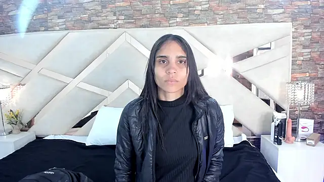 Snapshot of sophie_pariss chatting on 09-13-25, 04:23 sophie pariss online show from 09-13-25, 04:23