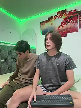 Alex and Fabian online show from 03-20-26, 03:55