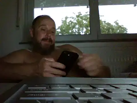 Snapshot of FROL83 chatting on 06-30-26, 06:53 FROL83 online show from 06-30-26, 06:53