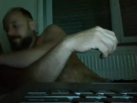 Snapshot of FROL83 chatting on 07-09-26, 07:51 FROL83 online show from 07-09-26, 07:51