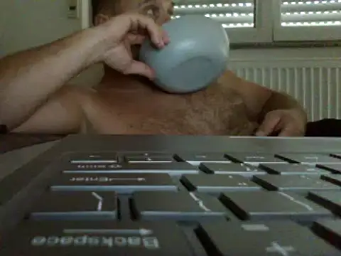 Snapshot of FROL83 chatting on 07-14-26, 06:13 FROL83 online show from 07-14-26, 06:13
