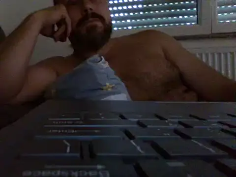 Snapshot of FROL83 chatting on 07-20-26, 06:54 FROL83 online show from 07-20-26, 06:54