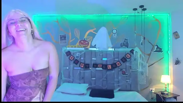 AlessiaDouce online show from 10-31-25, 04:57