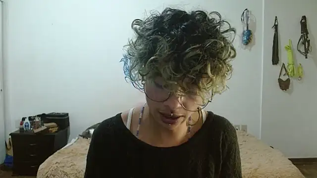 Snapshot of fenixmfx19 chatting on 02-28-25, 12:10 fenixmfx19 online show from 02-28-25, 12:10