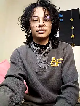 Snapshot of fenixmfx19 chatting on 02-12-26, 01:11 fenixmfx19 online show from 02-12-26, 01:11