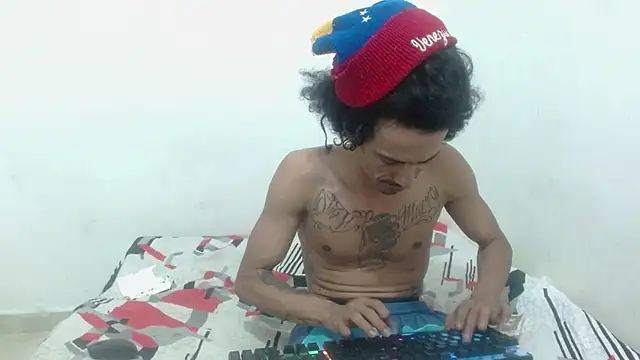 damian bottom bigcock online show from 12-02-24, 10:45