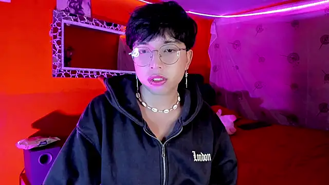 Snapshot of AnggelONfiree chatting on 10-09-25, 04:21 AnggelONfiree online show from 10-09-25, 04:21