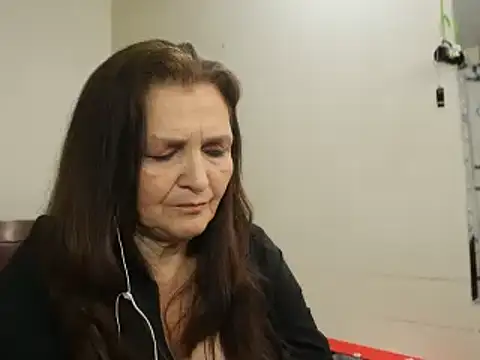 Bellaisa online show from 01-25-25, 04:02