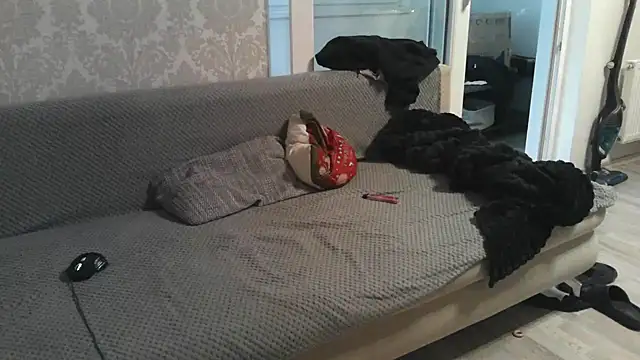 Snapshot of Zbochunec chatting on 12-03-25, 11:30 Zbochunec online show from 12-03-25, 11:30