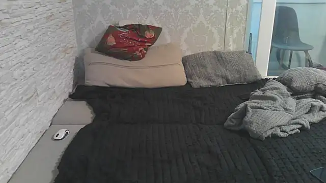 Snapshot of Zbochunec chatting on 01-14-26, 08:20 Zbochunec online show from 01-14-26, 08:20