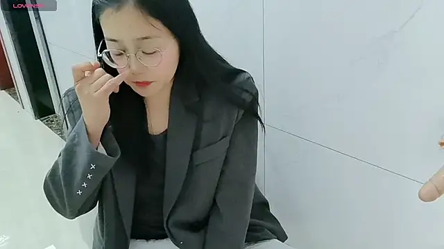 Snapshot of luoxuwen chatting on 03-06-25, 07:14 luoxuwen online show from 03-06-25, 07:14