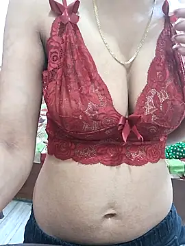 Snapshot of priya_sharma02 chatting on 03-12-25, 12:36 priya sharma02 online show from 03-12-25, 12:36