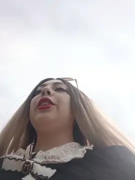 madelaine- online show from 11-11-25, 07:47