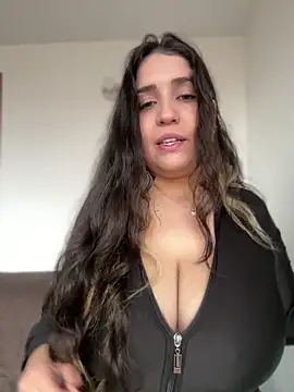 Snapshot of valentina_jonnes1 chatting on 06-07-26, 10:13 valentina jonnes1 online show from 06-07-26, 10:13