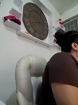 Snapshot of TwerkingAss chatting on 12-12-24, 02:48 TwerkingAss online show from 12-12-24, 02:48