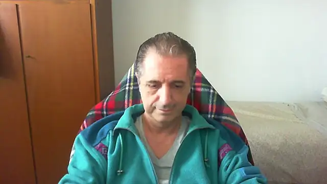 lliuk70mi online show from 04-30-26, 12:33