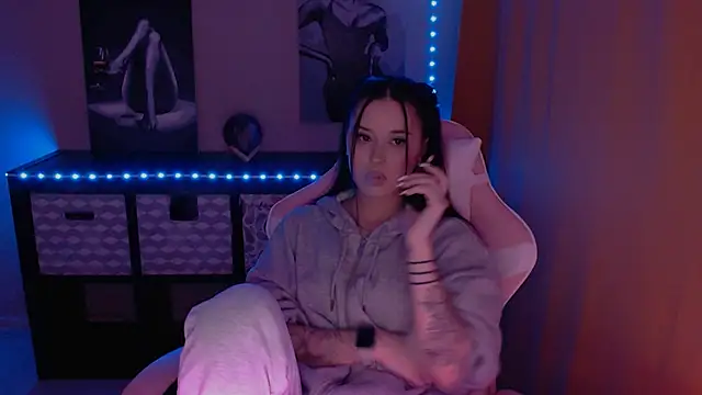 AlisaLink online show from 03-19-25, 01:40