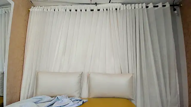 Annyeli online show from 09-11-25, 01:39