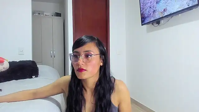 SophieBaker   online show from 03-04-25, 01:23