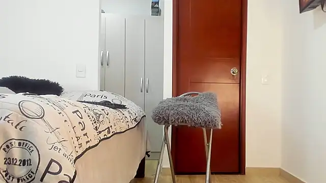 SophieBaker   online show from 03-19-25, 04:25