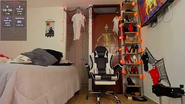 SophieBaker   online show from 10-03-25, 03:14