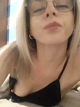 Butterfly Lily online show from 12-22-24, 01:22