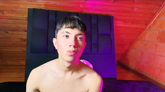 Justyn Ross online show from 10-13-25, 04:29