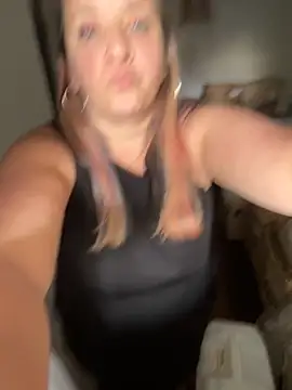 Snapshot of Popinasq chatting on 11-11-25, 05:46 Popinasq online show from 11-11-25, 05:46