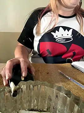 Snapshot of Popinasq chatting on 11-13-25, 06:40 Popinasq online show from 11-13-25, 06:40