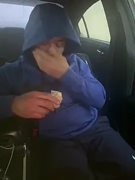 Snapshot of EatMyCake831 chatting on 12-17-24, 08:21 EatMyCake831 online show from 12-17-24, 08:21