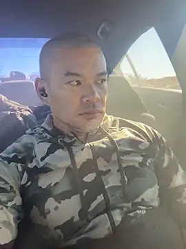 Snapshot of EatMyCake831 chatting on 12-05-25, 06:59 EatMyCake831 online show from 12-05-25, 06:59