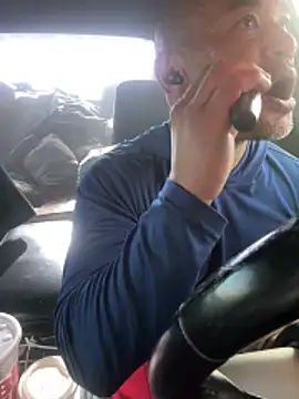 Snapshot of EatMyCake831 chatting on 12-17-25, 06:58 EatMyCake831 online show from 12-17-25, 06:58