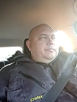 Snapshot of BigromeoXX chatting on 11-06-25, 07:09 BigromeoXX online show from 11-06-25, 07:09